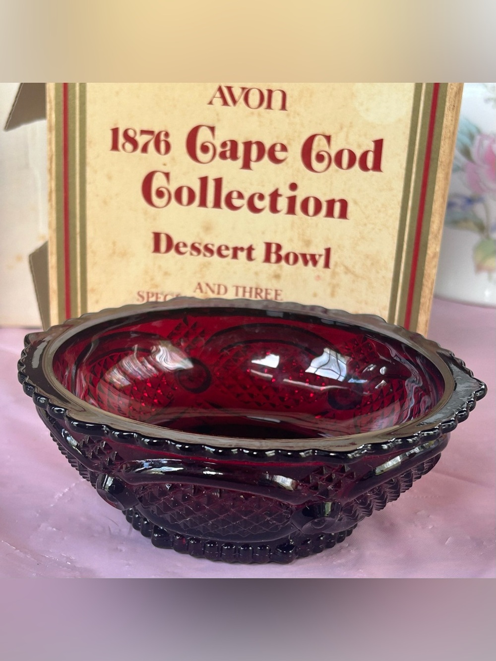 Vintage Avon 1876 Cape Cod Collection Dessert Bowl with White Soaps - Picture 2 of 9